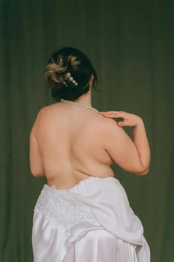 voluptuous-woman